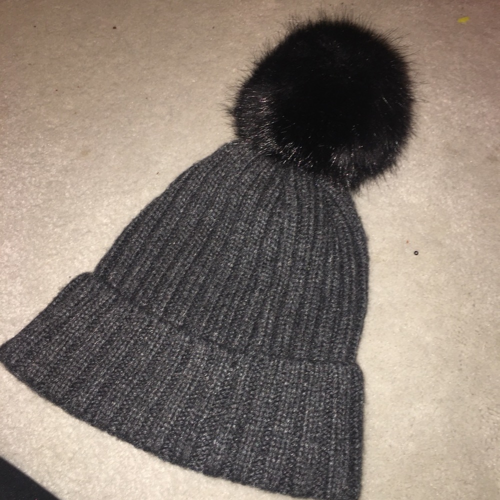 Gray beanie with poof ball H&M black pompom ski winter outdoors snow city gift
